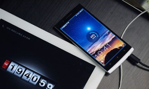 睡覺手機充電易胖？來張防藍光膜吧